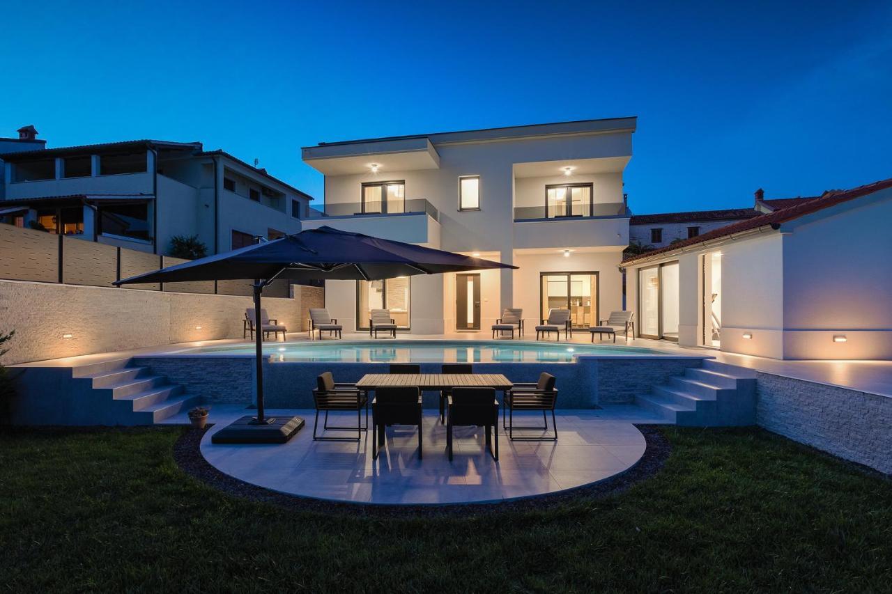 Villa Cascada Muntić Eksteriør billede